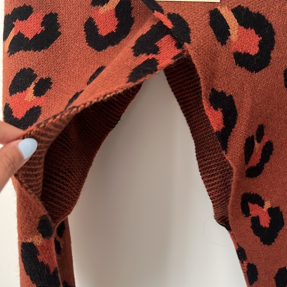 FARM Rio Brown Leopard Sweater - Picture 10 of 10